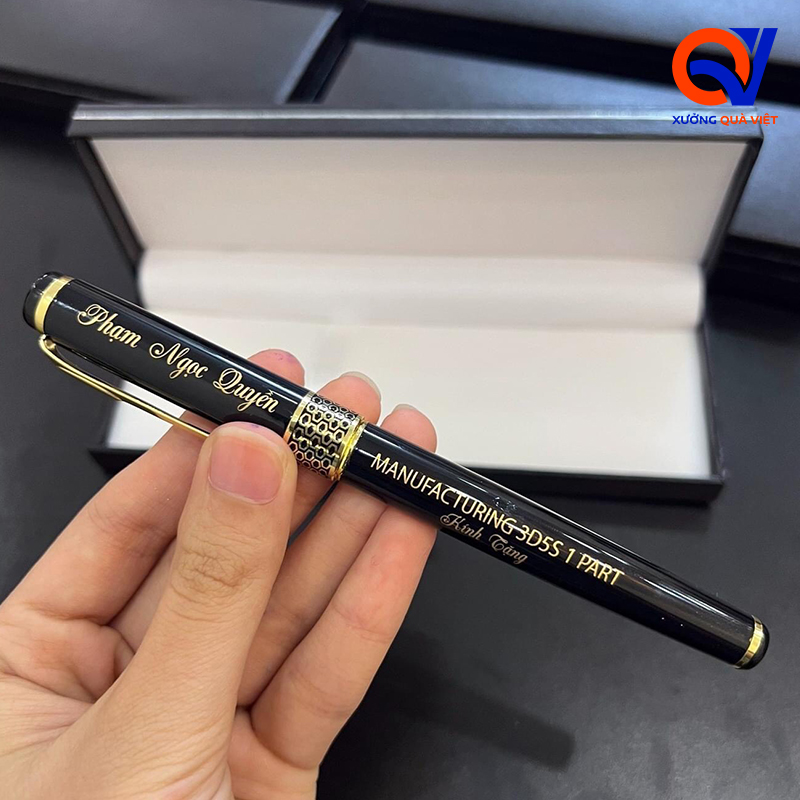 Bút ký khắc tên làm quà tặng 20/10 cho mẹ