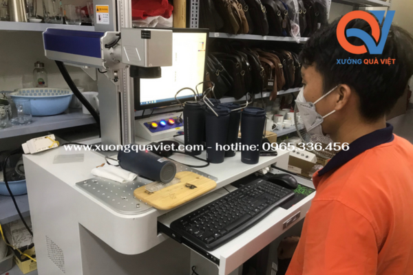 quy trình sản xuất bút bi in logo