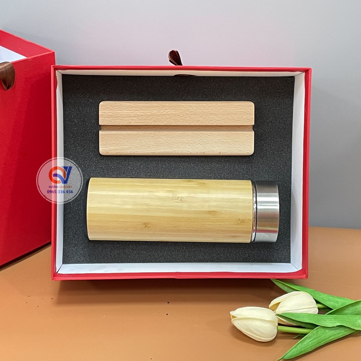 SET QUÀ TẶNG BÌNH GIỮ NHIỆT THÂN TRE + KHAY GỖ KHẮC LOGO