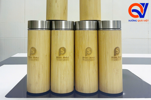 bình giữ nhiệt vỏ tre in logo sơn phú