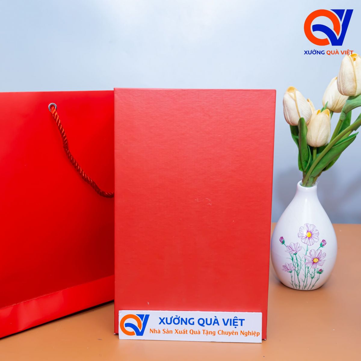 Hộp đựng quà đỏ nhỏ 25.5x15.5cm