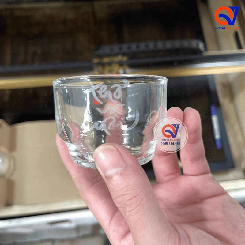 Gia Công Khắc Laser Trên Sản Phẩm Thủy Tinh