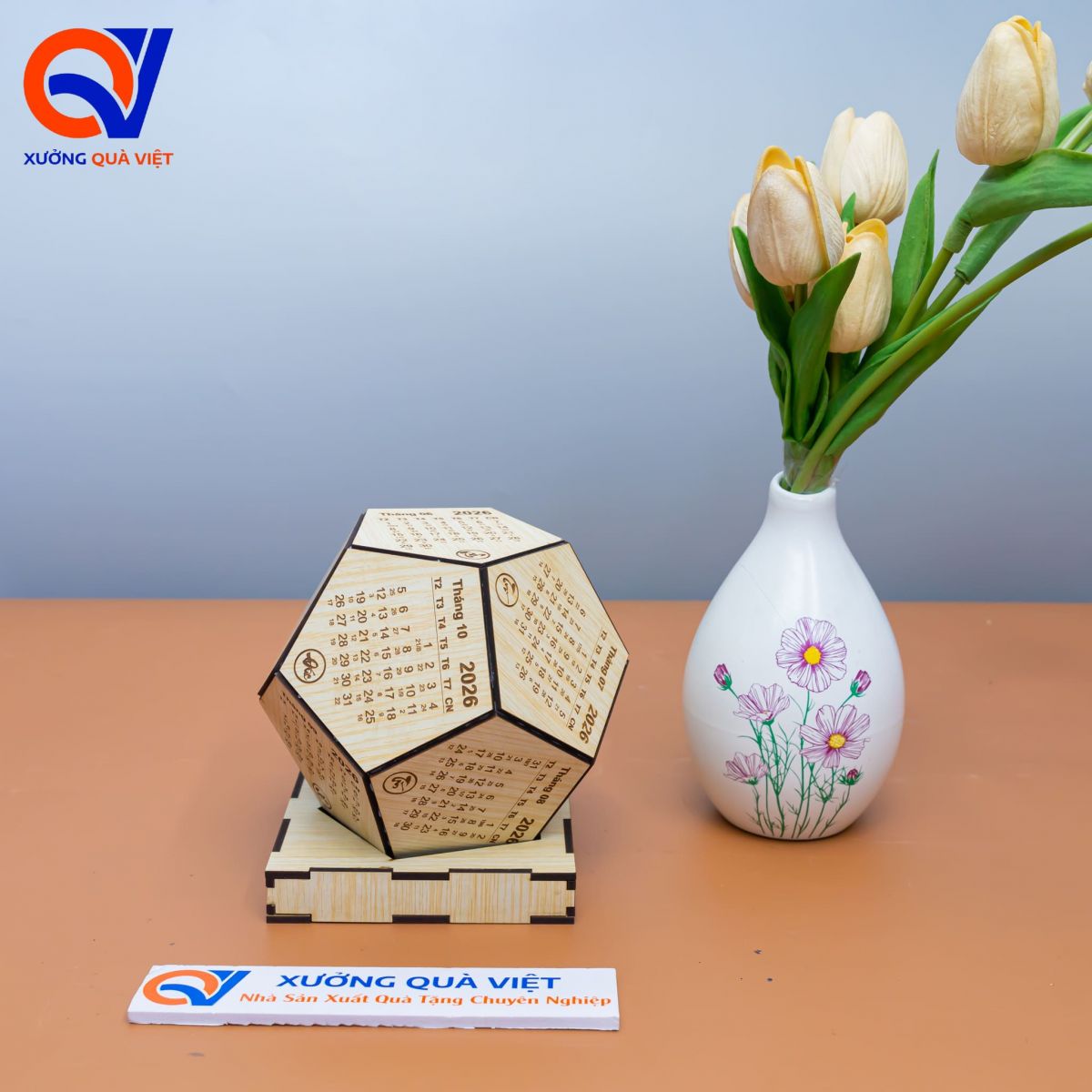 Lịch gỗ để bàn 12 mặt cao cấp