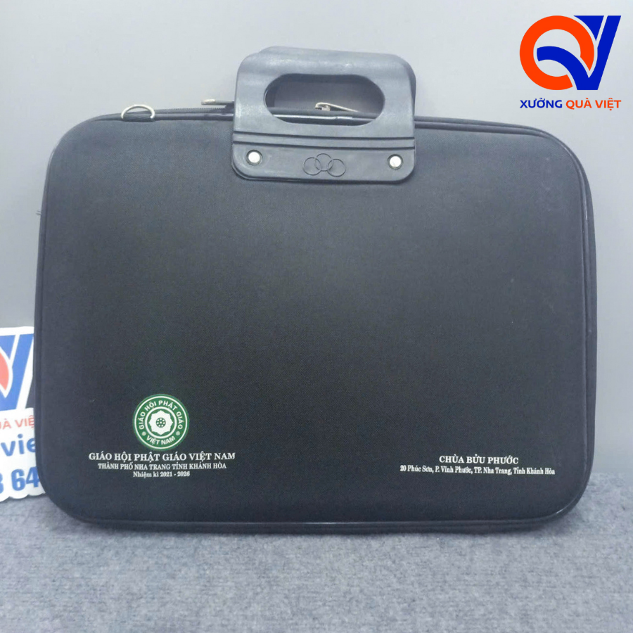 Cặp da in logo phật giáo