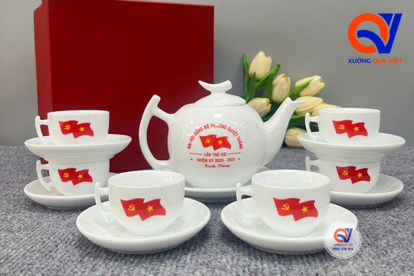 Mẫu ấm chén in logo hiện đại