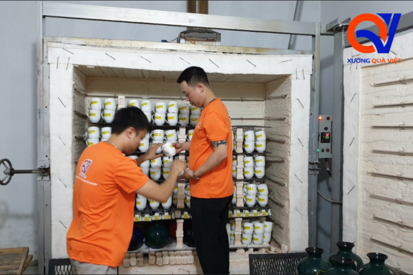 Công nghệ sản xuất hiện đại tại Xưởng Quà Việt