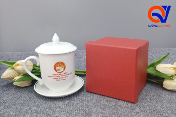 Quà tặng đại hội ly sứ có nắp