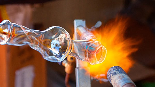 Quà tặng thủy tinh in logo bằng máy khắc laser
