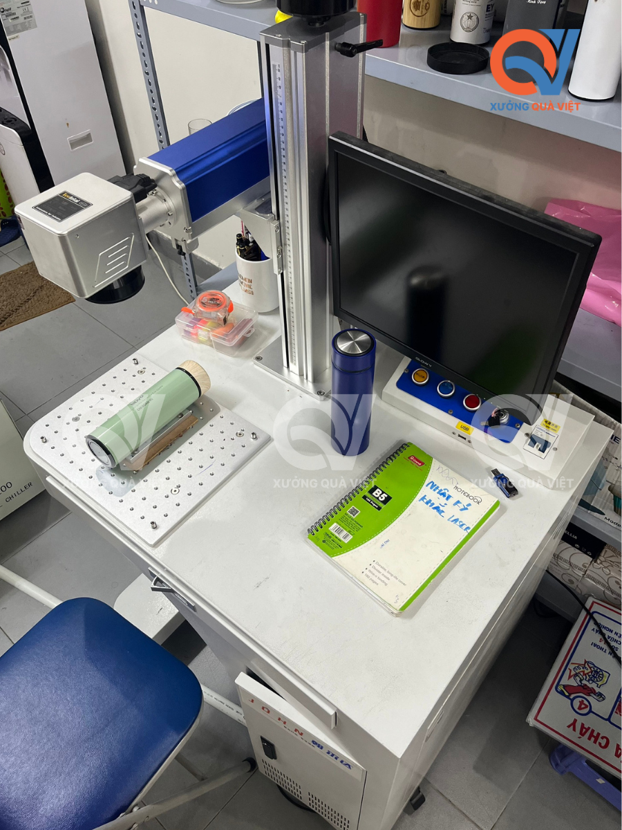 Xưởng Gia Công In Khắc Laser Theo Yêu Cầu | Xưởng Quà Việt