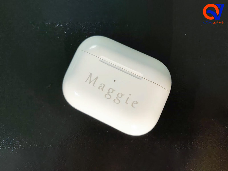 khac-laser-airpods-lam-qua-tang-05