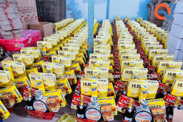 Giỏ bánh kẹo tết tại Xưởng Quà Việt